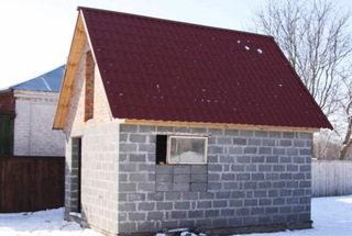 Сарай из пеноблоков 4х2